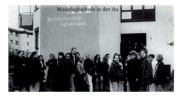 Schulgebäude in der Au